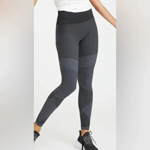 SPANX Look at Me Now Seamless Moto Leggings Black size Large